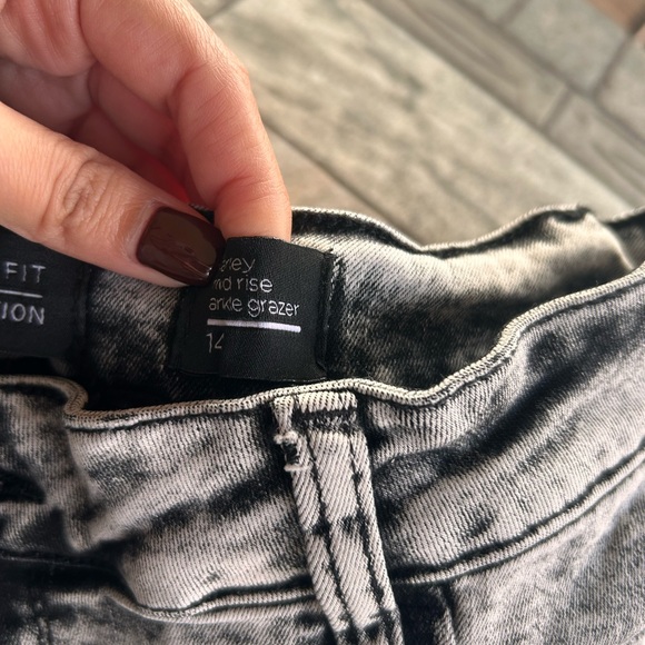 City Chic Harley Ankle Jeans - Picture 10 of 10